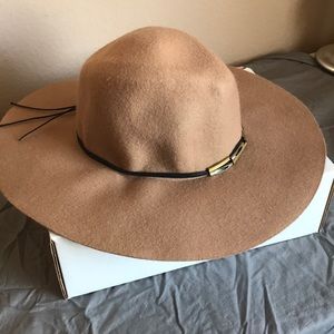 Tan Brim Hat with tied trimming